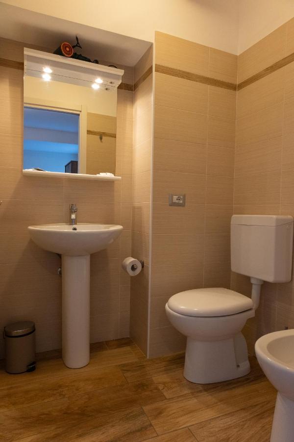La Stazione Bed & Breakfast Trontano Luaran gambar