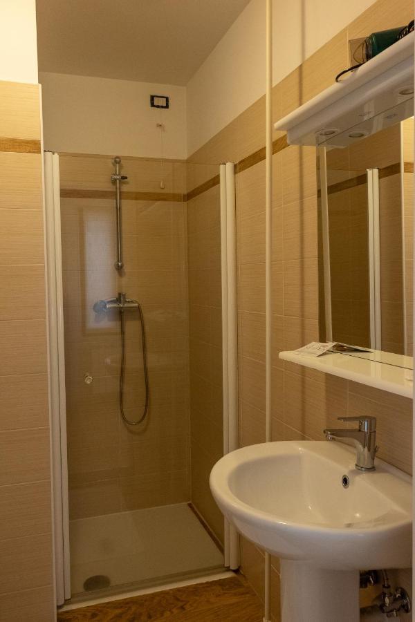 La Stazione Bed & Breakfast Trontano Luaran gambar