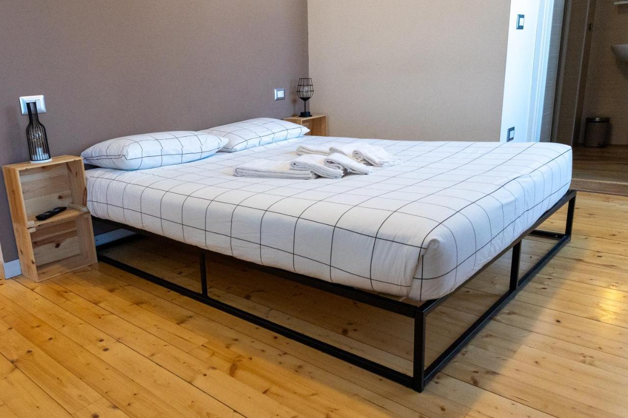 La Stazione Bed & Breakfast Trontano Luaran gambar